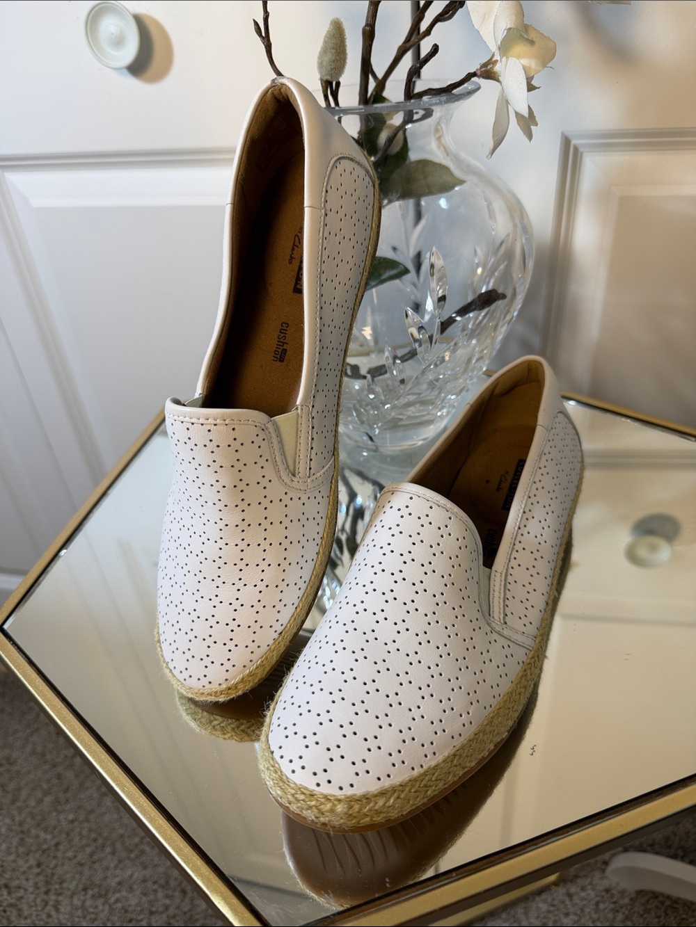 Clarks molly danelly Slip-On Perforated comfort shoes - White NWT